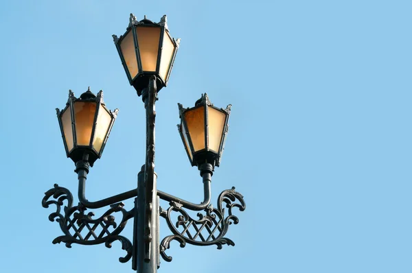 Antyczne lampy uliczne metalowe — Zdjęcie stockowe