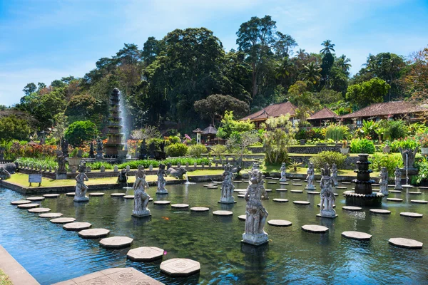 Palacio real del agua en Tirthagangga, Bali, Indonesia — Foto de Stock