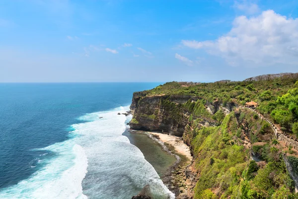 Cliffs denizden, nusa dua, bali, Endonezya — Stok fotoğraf