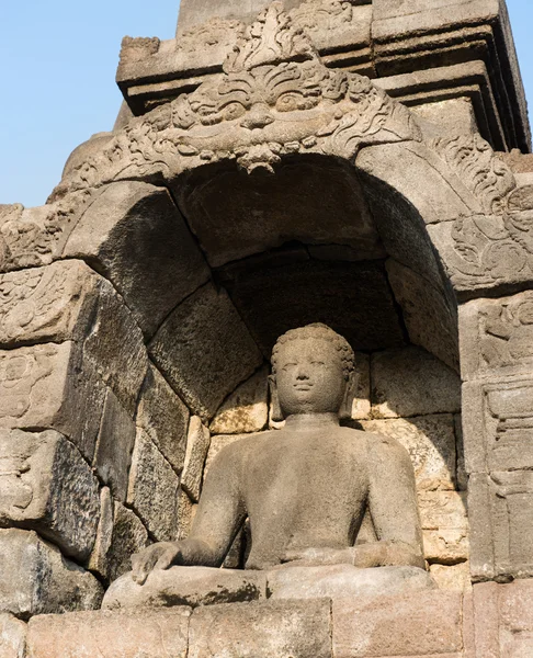 Buddha v chrámu borobudur za úsvitu. Indonésie. — Stock fotografie