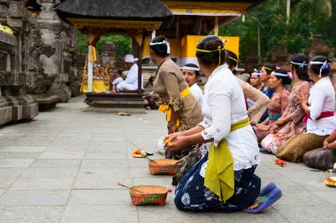 Bali dili tören tapınağın