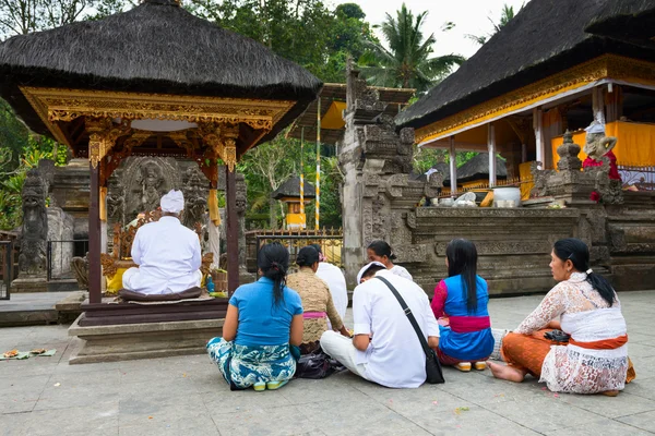 Cerimonia balinese nel tempio — Foto Stock