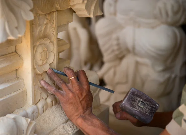 Stone carving at process — Stock Photo, Image