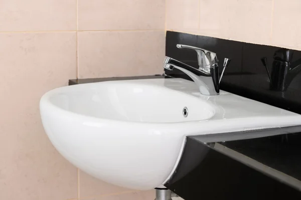 Modern ceramic hand wash basin — Stock Photo, Image