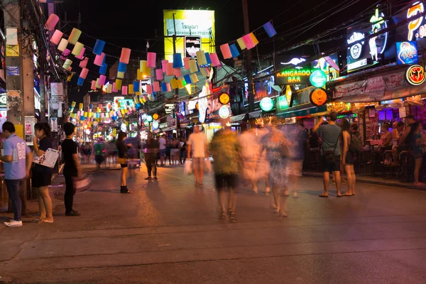 Patong Bangla road por la noche, Phuket, Tailandia — Foto de Stock