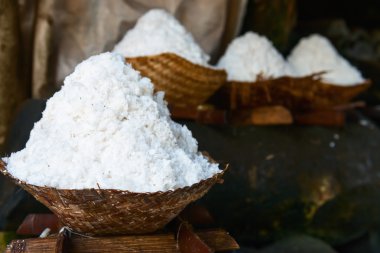sepet ve taze ayıklanan deniz tuzu Bali, Endonezya