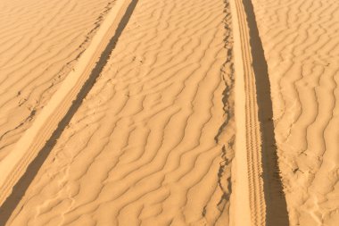 yol, araba parça çölde