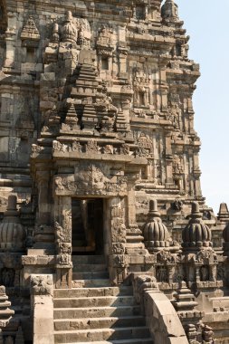 candi prambanan brahma Tapınağı ilk girişte