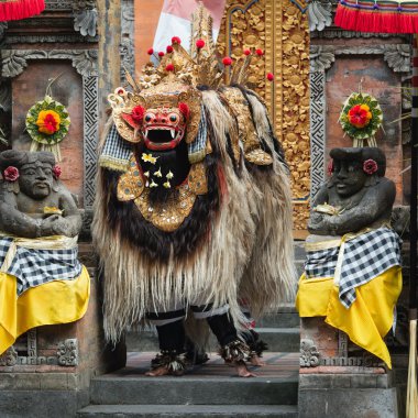Bali geleneksel klasik barong tiyatro gösterisi
