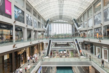 Marina bay sands lüks alışveriş merkezi