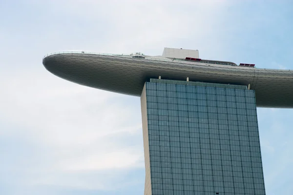 Marina Bay Sands Сингапур с обзорной точкой на вершине — стоковое фото