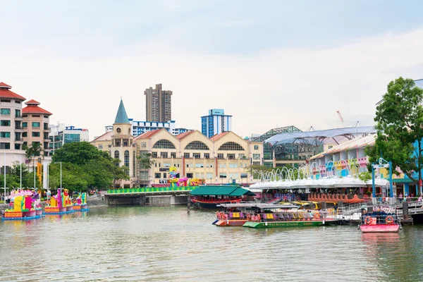 Clarke quay is een historische rivier kade in singapore — Stockfoto