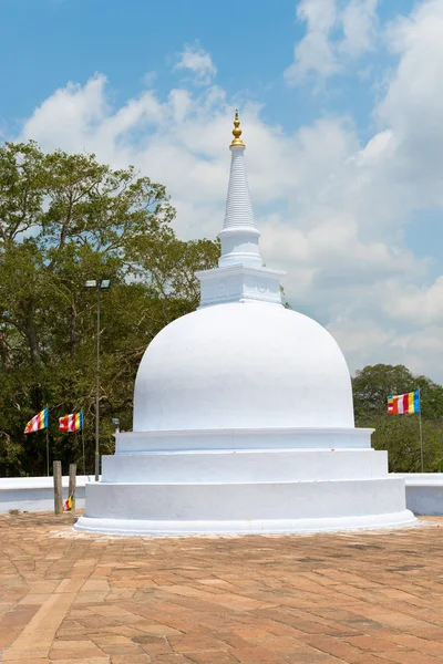 Petit stupa blanc à Anuradhapura, Sri Lanka — Photo