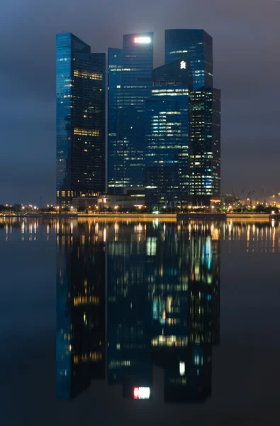 Marina bay financiële centrum 's nachts — Stockfoto