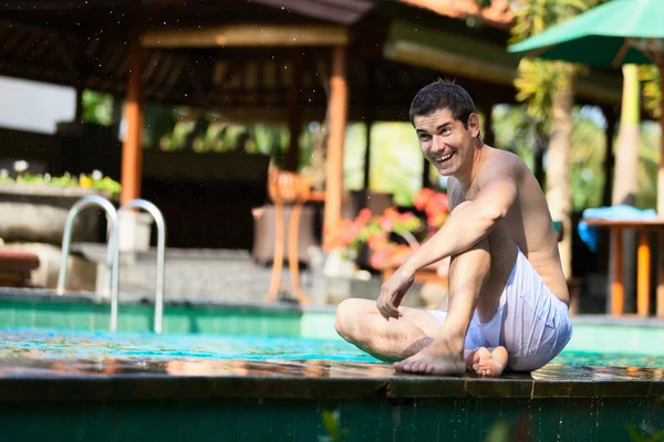 Feliz relax en resort tropical — Foto de Stock