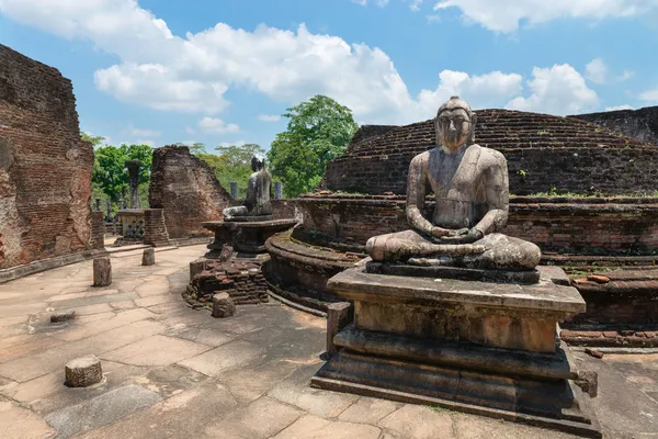 Estatua antigua buddha — Foto de Stock