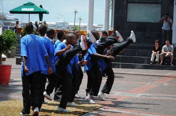 Singing street band performing in Cape Town — Stock Photo, Image