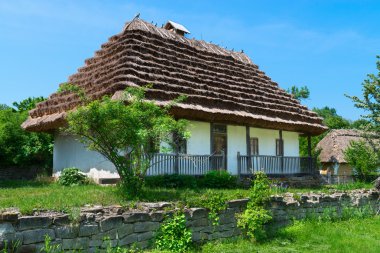 tipik bir köy evi