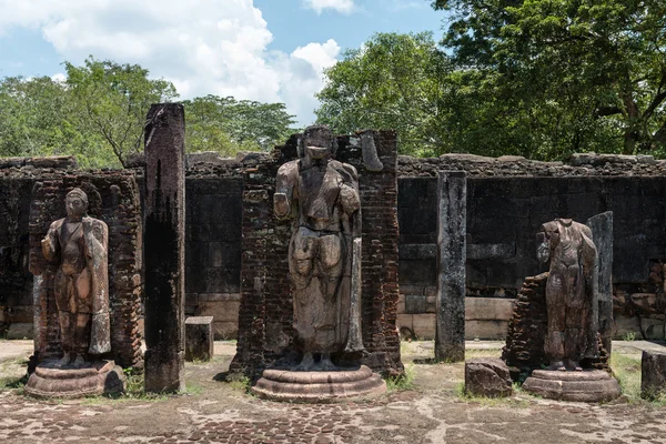 Estatuas en templo antiguo, Polonnaruwa, Sri Lanka . —  Fotos de Stock