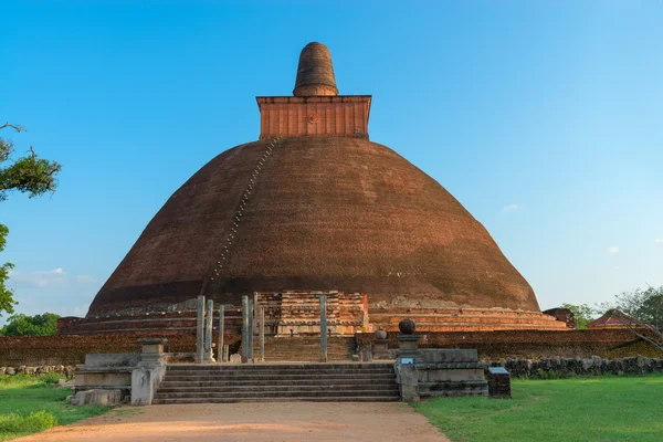 Jethawanaramaya dagoba (stupa). Anuradhapura, Sri Lanka — Foto Stock