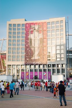 futbol taraftarları maç için hazır