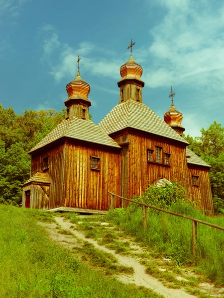 Holzkirche aus alten Zeiten — Stockfoto