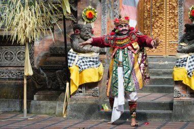 Bali geleneksel klasik barong tiyatro gösterisi
