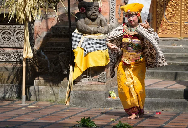 Espectáculo de teatro clásico tradicional de Barong en Bali —  Fotos de Stock