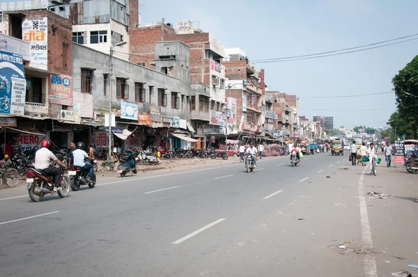 Traffico su strada indiana — Foto Stock