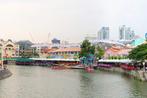 Clarke Quay é um cais ribeirinha histórica em Singapura — Fotografia de Stock