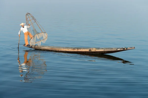 Traditional fishing by net in Burma — Stock Photo, Image