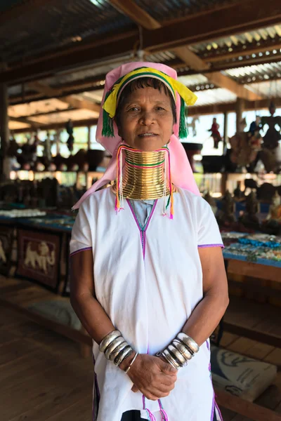 カヤン族の Lahwi 女性の長い首 — ストック写真