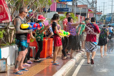 songkran Festivali, phuket hakkında Tay Yeni yıl kutlamaları
