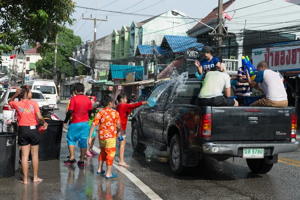 Célébration du Songkran Festival, le Nouvel An thaïlandais sur Phuket — Photo