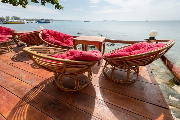 Deniz kenarında rahatlatıcı Lounge 