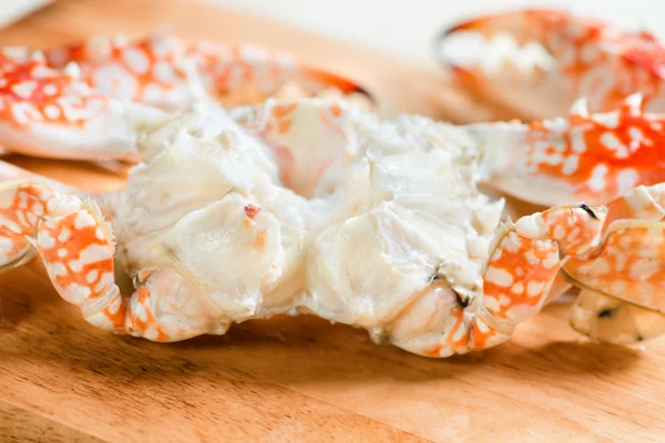 Ferske, kokte og beredte krabber – stockfoto