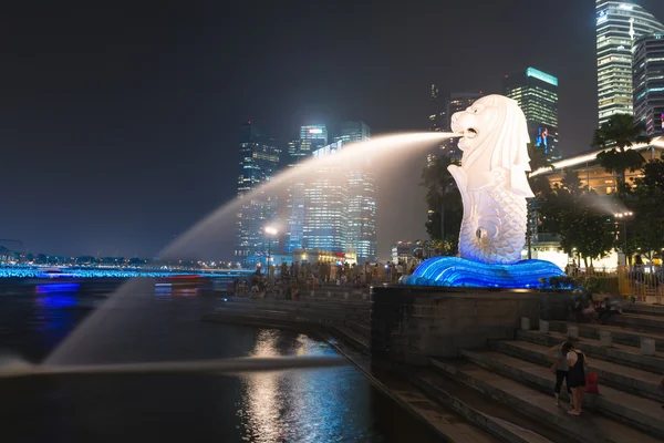 Merlion fontanna jest symbolem Singapur — Zdjęcie stockowe