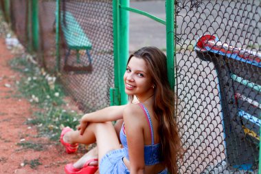 kot pantolon giymek güzel beyaz kadın