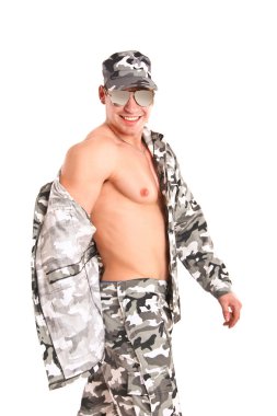 seksi çıplak askeri adam beyaz bir arka plan üzerinde poz