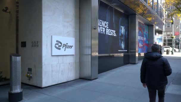 New York New York 235 Doğu Cadde Deki Pfizer Karargahının — Stok video
