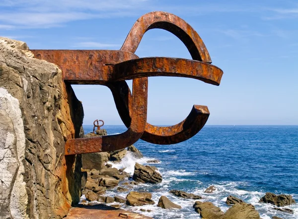 Sculptuur peine de los vientos in san sebastian, Spanje — Stockfoto