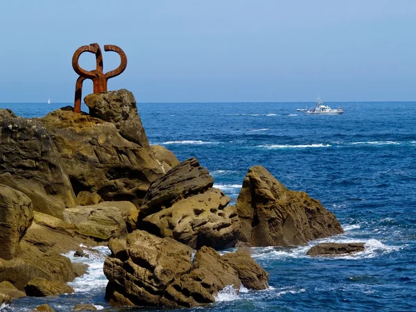 Escultura Peine de los Vientos em San Sebastian, Espanha — Fotografia de Stock