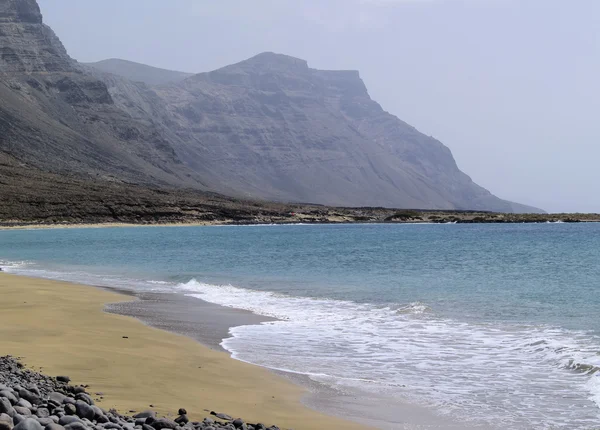 Famara klippor, lanzarote, Kanarieöarna, Spanien — Stockfoto