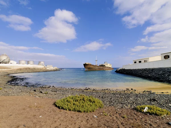 Naufrágio perto de Costa Teguise, Lanzarote, Ilhas Canárias, Espanha — Fotografia de Stock