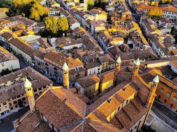 Cremona, pohled z věže katedrály, Lombardie, Itálie — Stock fotografie