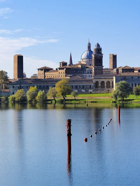 만 토 바 도시 풍경, 롬바르디아, 이탈리아 — 스톡 사진