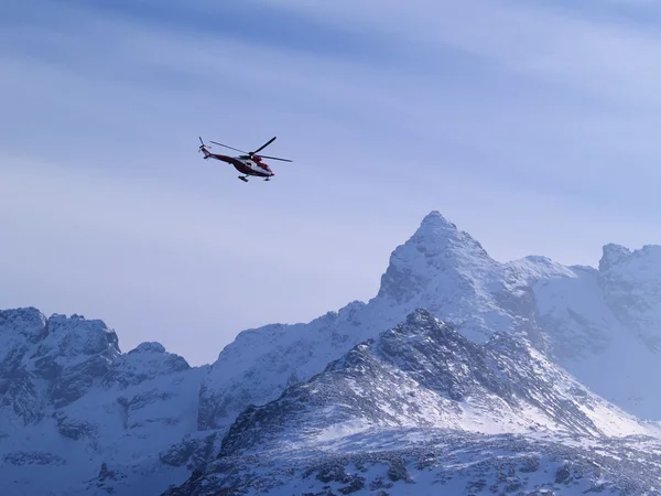 Mentő helikopter, Tátra, Lengyelország — Stock Fotó