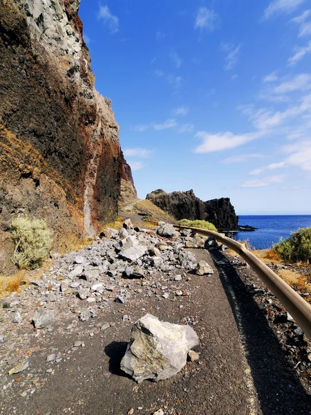 Rock Fall on the Road, Hierro, Канарские острова — стоковое фото
