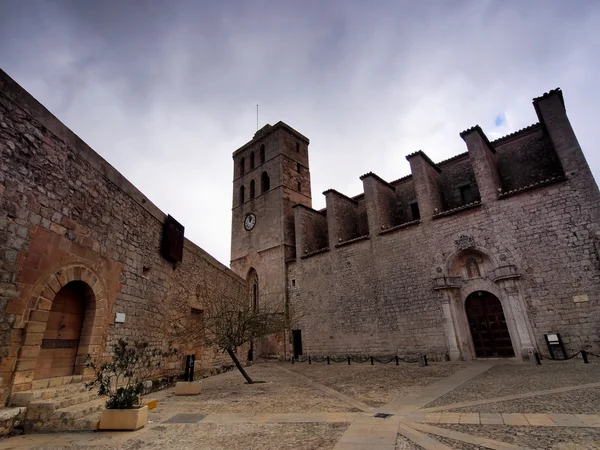 Kathedraal in ibiza stad, Balearen, Spanje — Stockfoto