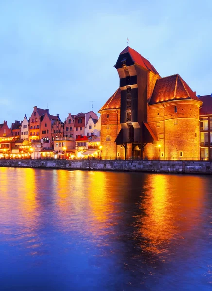 Antiguo puerto grúa en Gdansk, Polonia — Foto de Stock